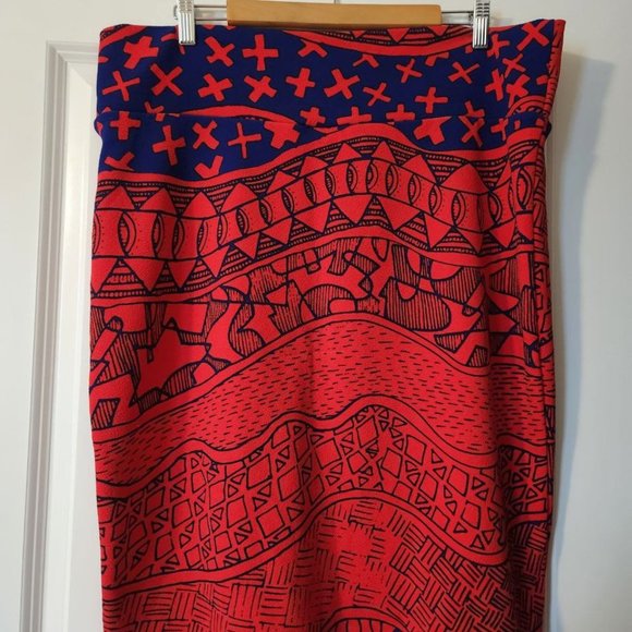 Lularoeo Cassie Blue‎ and Red Designs - Picture 2 of 3